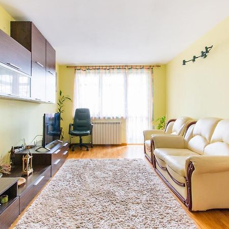 Cozy Apartment Bukares Bagian luar foto