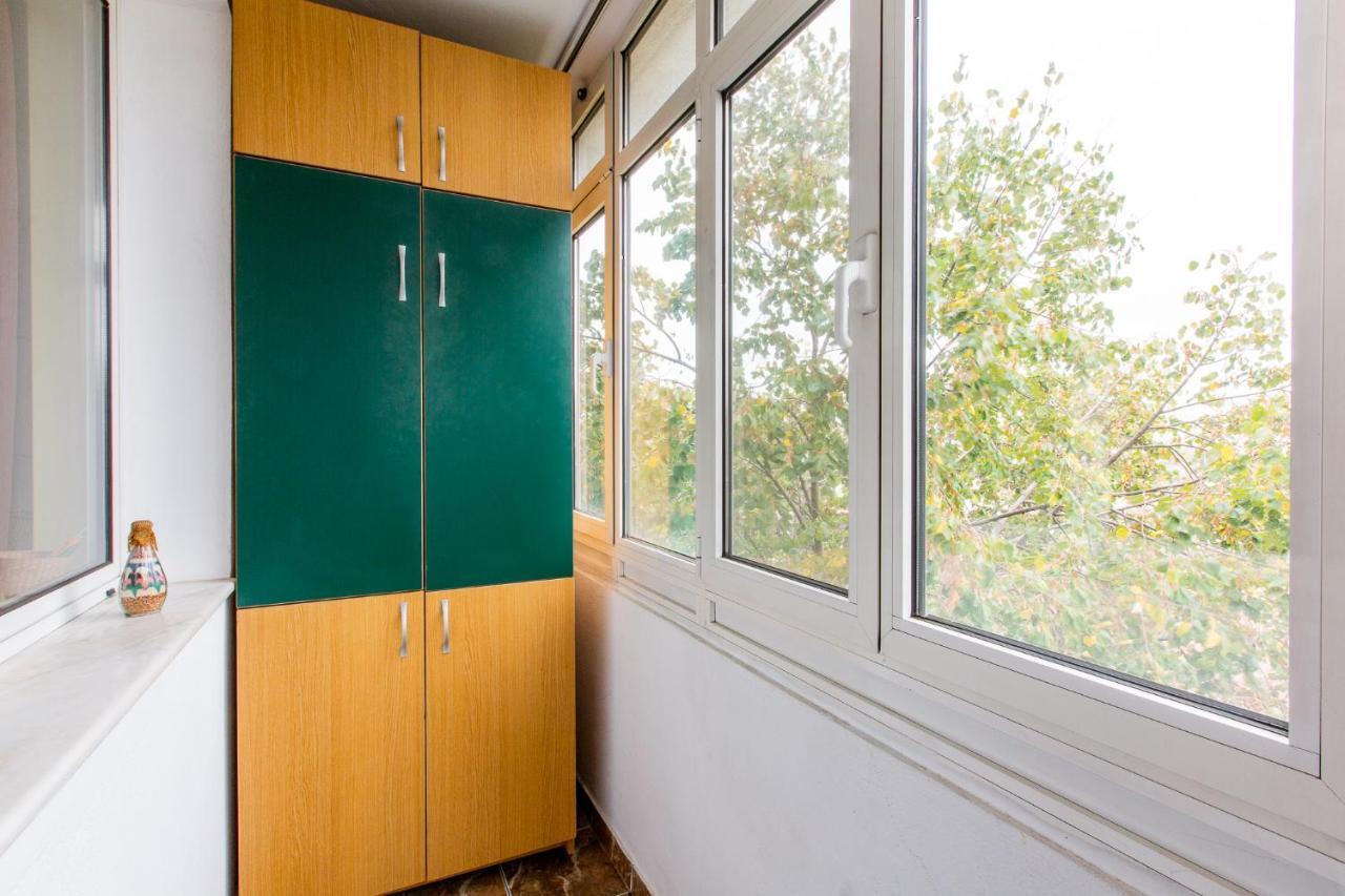 Cozy Apartment Bukares Bagian luar foto