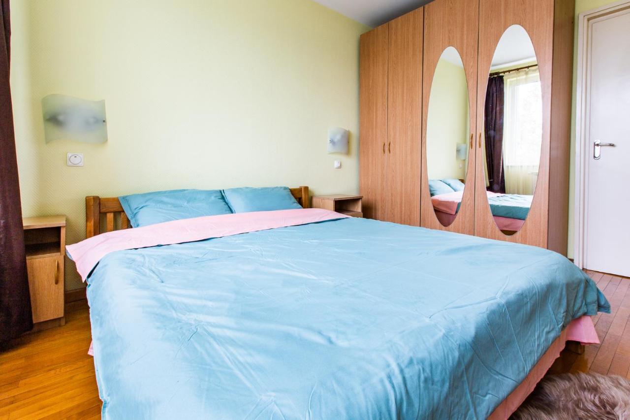 Cozy Apartment Bukares Bagian luar foto