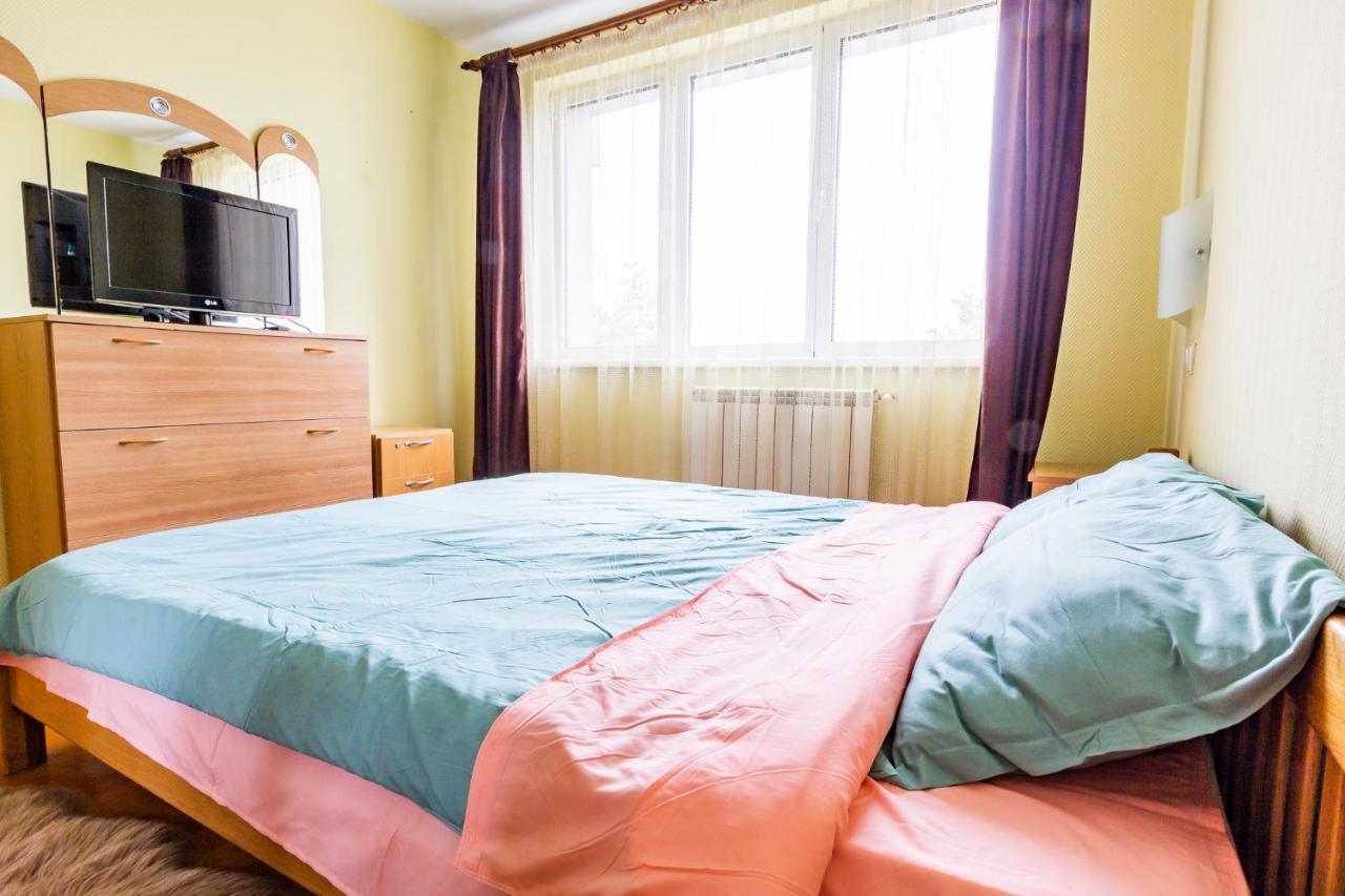 Cozy Apartment Bukares Bagian luar foto