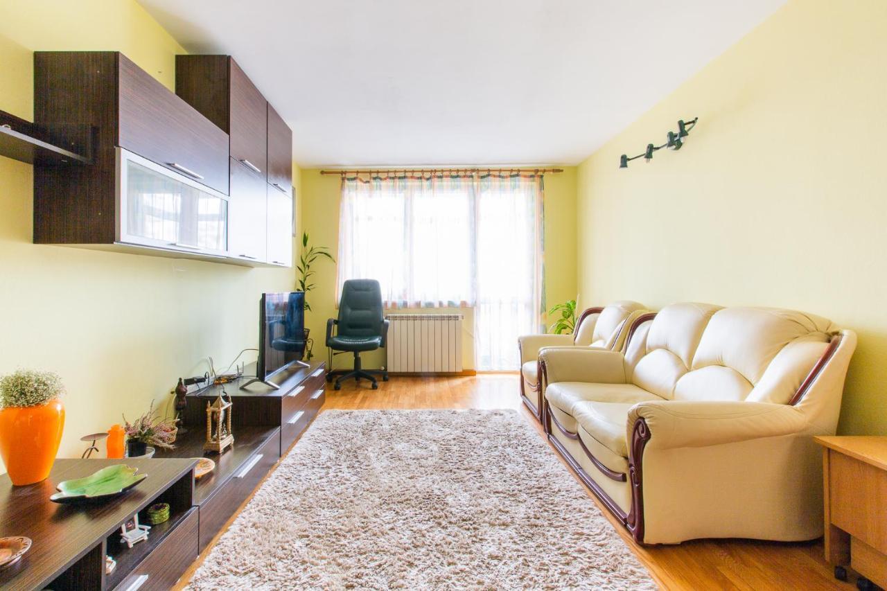 Cozy Apartment Bukares Bagian luar foto