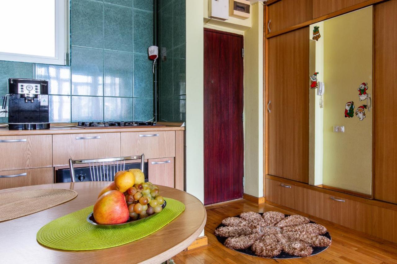 Cozy Apartment Bukares Bagian luar foto